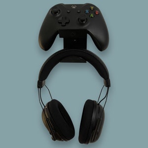 Universal Wall Mount for Xbox/PS5 Controller & Headset