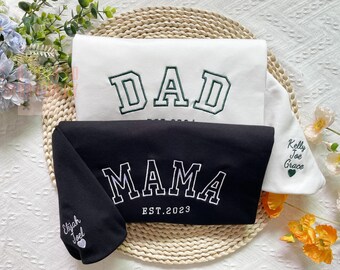 Felpa personalizzata Mama Est / Felpa Cool Mom con personalizzazione / Primo regalo per la festa della mamma, Regalo per la nuova mamma / Regalo per la festa della mamma