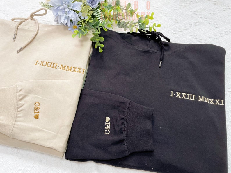 Custom Embroidered Roman Numeral Hoodie, Couple Shirt Initial On Sleeve, Anniversary Year, Personalized Date Hoodie,Anniversary Gifts zdjęcie 8