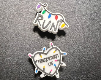 Classic Lines Shoe Charms: PVC Shoe Decoration