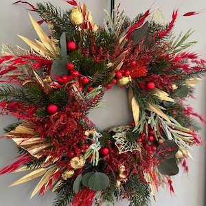 Red & Gold Christmas wreath, Christmas wreath, Winter wall decor, Christmas decor, Classic Xmas Wreath, Farmhouse wreath,Dried flower wreath