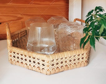 Rattan Serviertablett mit Griff - Handgefertigtes Polygon Tablett, vielseitiges Wohn- und Küchendekor