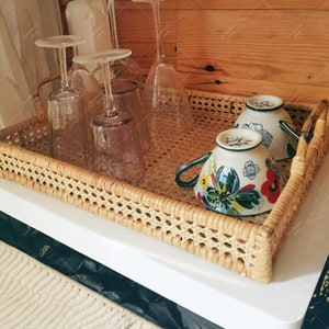 Elegante collectie rotan dienbladen - handgemaakte, veelzijdige huis- en keukeninrichting