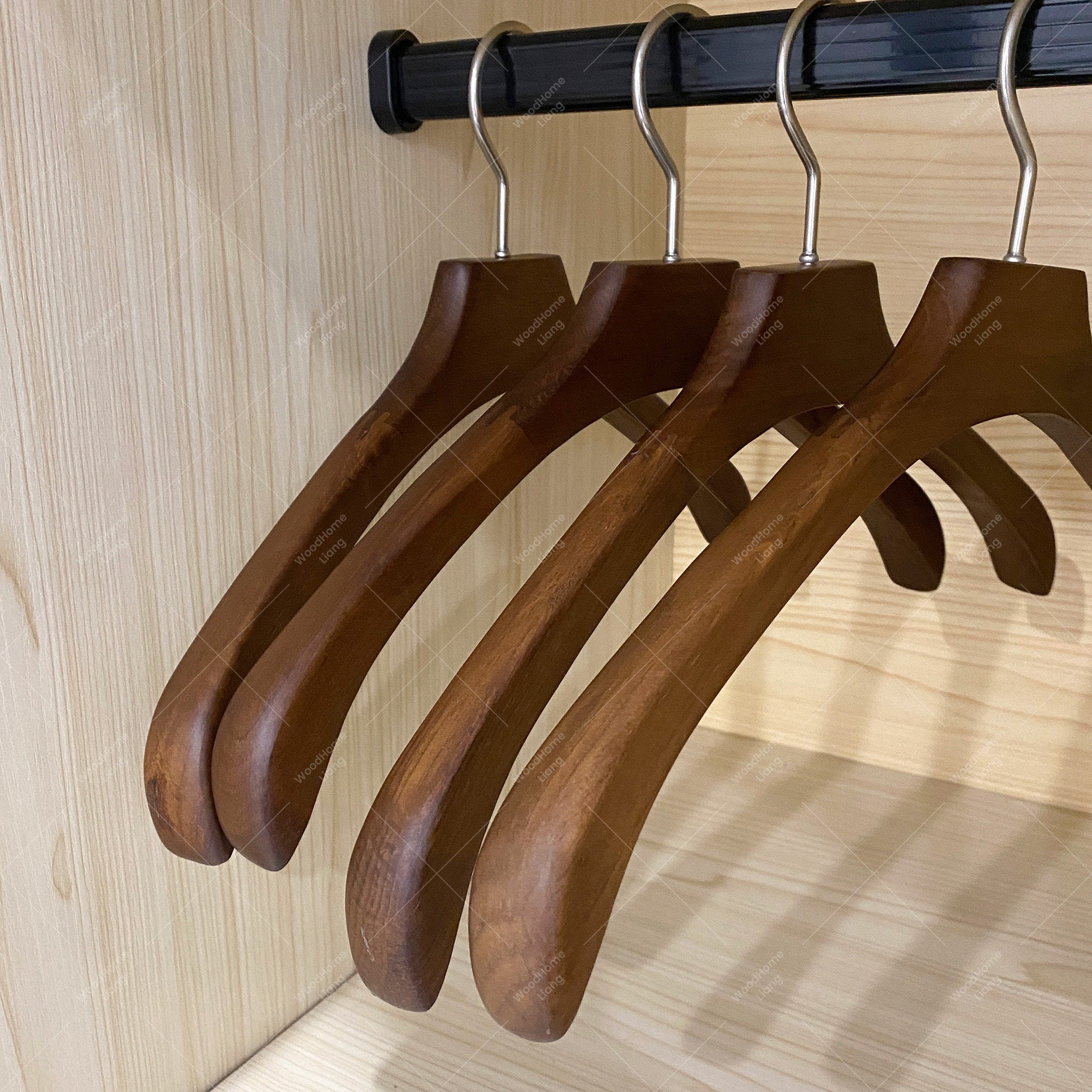 Curved Wood Hangers, Smooth Finish Wood Suit Hangers ,clothing Hangers ...