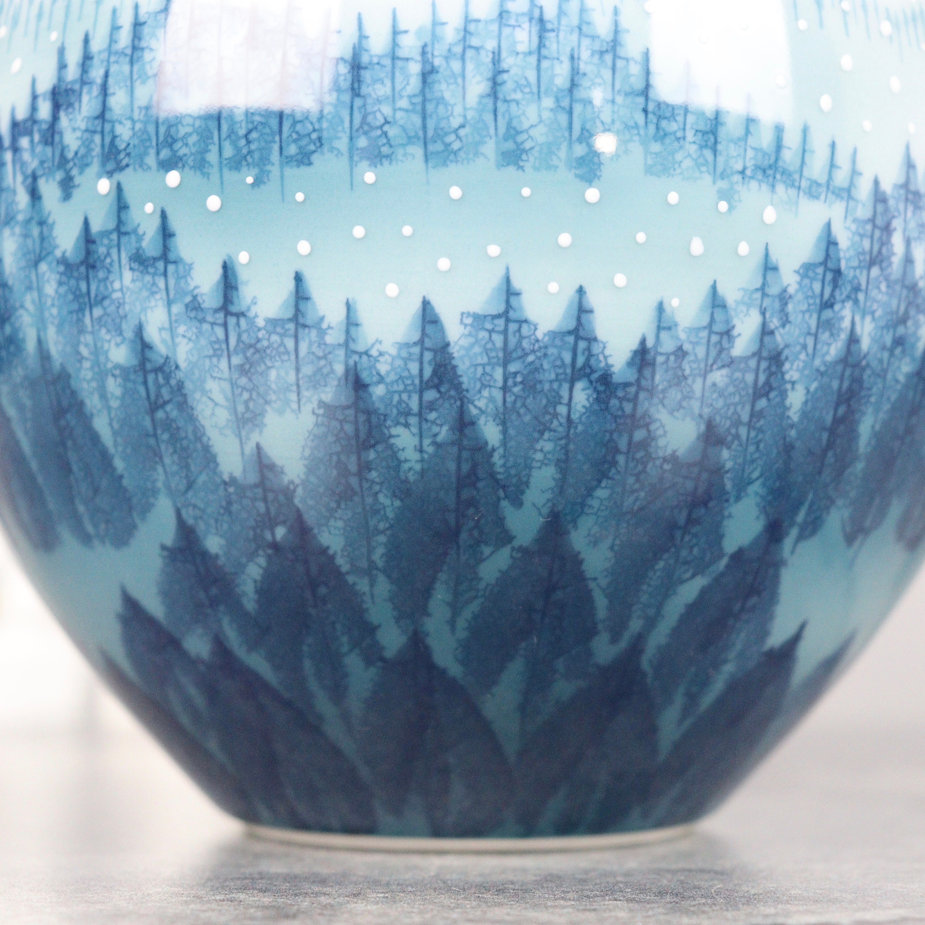 Fine Art Japanese Vase Arita. Artist Fujii Shumei Winter Landscape
