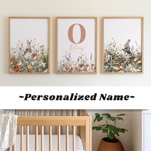 3er-Set personalisierte Babyzimmer Dekor Poster Drucke oder Leinwand, Kinderzimmer Wand Kunst Mädchen, Hasen und Wildblumen Kunst