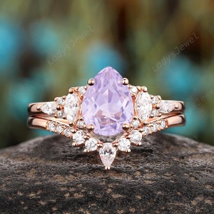 Pear Cut Natural Lavender Amethyst Engagement Ring Set, 14K Rose Gold Violet Amethyst Bridal Set, Vintage February Birthstone Wedding Ring
