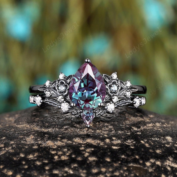 Black Gold Pear Cut Alexandrite Engagement Ring Set, Witchy Rhodium Black Promise Ring, Gothic Black Floral Wedding Anniversary Ring Gift