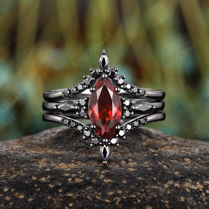 3PCS Gothic Marquise Garnet Engagement Ring Set, Rhodium Black Gold January Birthstone Bridal Set Natural Garnet Witchy Wedding Ring for Her