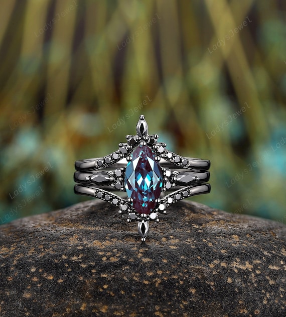 アスティエ　クリスマスオーナメント　ENGAGEMENT RING BLACK Black Diamond-Set Brass Engagement Ring – GTHIC