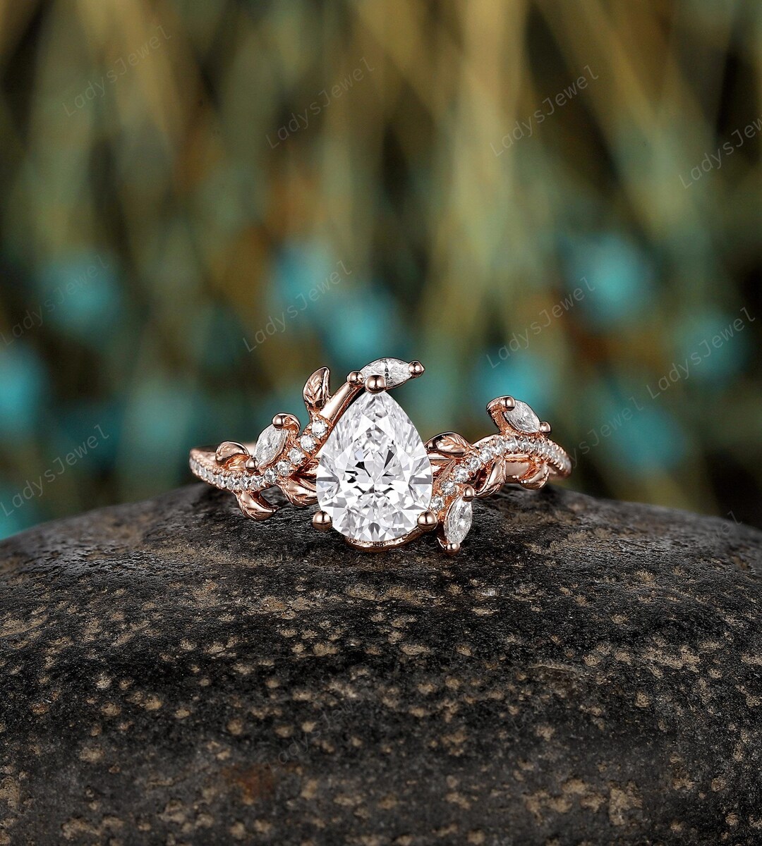 18K Gold Pear Cut Lab Grown Diamond Engagement Ring IGI Certified ...