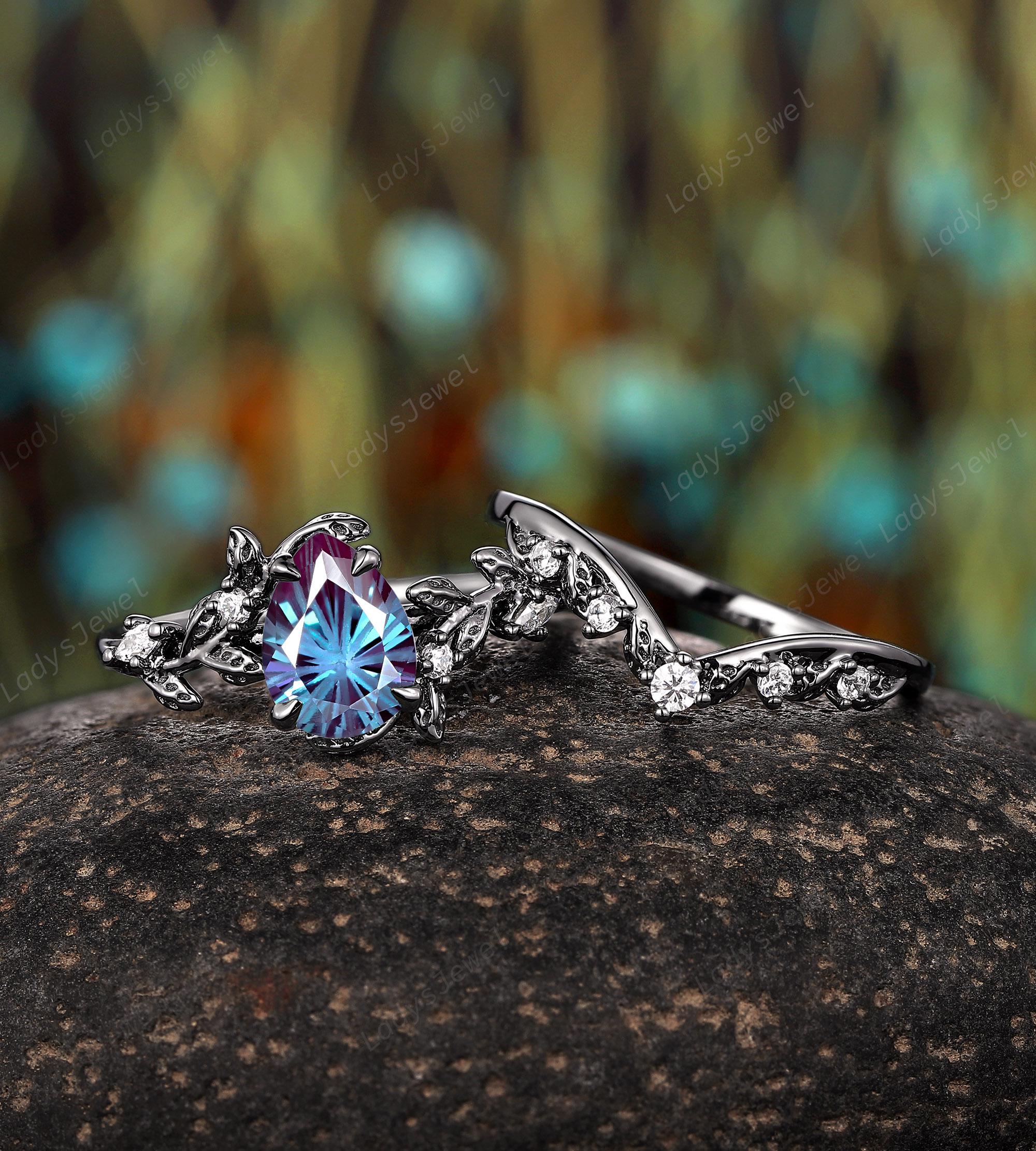 アスティエ　クリスマスオーナメント　ENGAGEMENT RING BLACK Fireworks Pear Alexandrite Engagement Ring Set Solid Black Gold