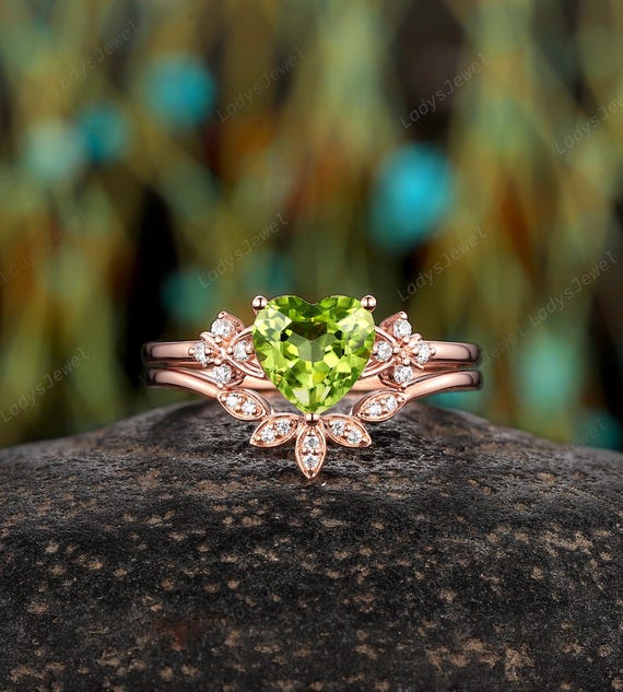 Heart Cut Natural Peridot Engagement Ring Set 14K Rose Gold