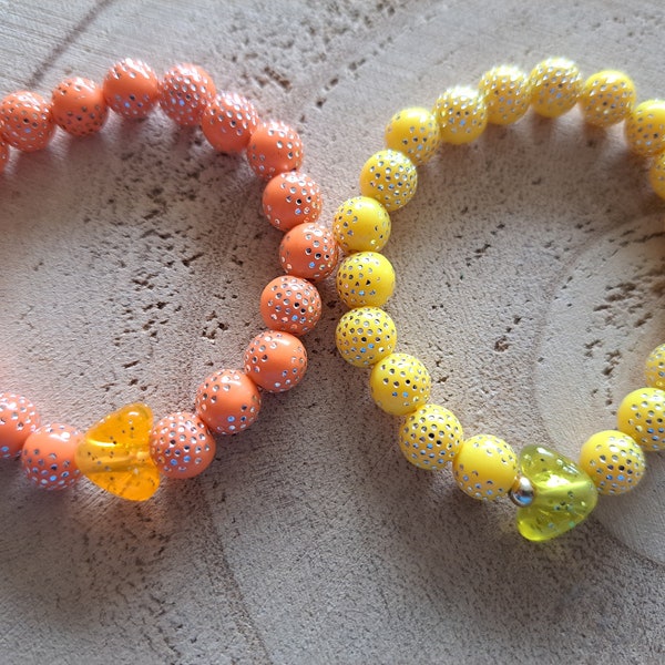 Lot de 2 bracelets enfants fantaisie brillant paillettes argentées Orange et Jaune avec Cœur