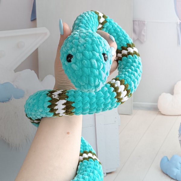 Schlange Plüsch Häkelanleitung No sew do it yourself Amigurumi PDF in englischer Sprache