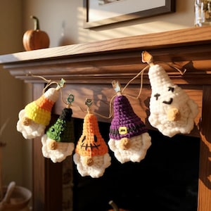 Halloween Gnome Garland Crochet Pattern – Low-Sew Amigurumi Plush Set of 5 | Keychain PDF Tutorial in English
