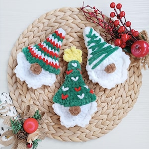 Kerstkabouters gehaakte lage naaipatronen set van 3 amigurumiboom speelgoed kerstornamenten gehaakte sleutelhangers amigurumi-tutorial in het Engels