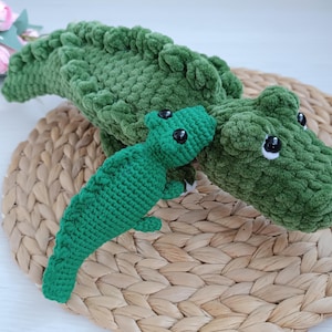 Crochet Crocodile plush family No sew pattern Amigurumi alligator for the gifts or other holidays souvenir Amigurumi tutorial PDF in Eng