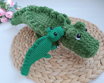 Crochet Crocodile plush family No sew pattern Amigurumi alligator for the gifts or other holidays souvenir Amigurumi tutorial PDF in Eng
