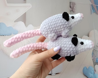 Nicht nähen gehäkelte Opossum Plüsch Anleitung Amigurumi Baby Possum Plüsch Süße kawaii gehäkelte Schlüsselanhänger Amigurumi Anleitung PDF in Englisch