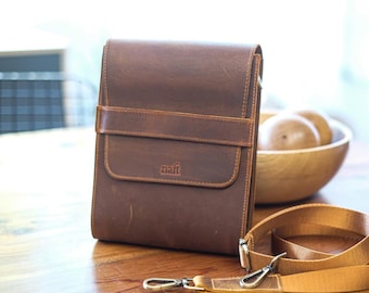 Handcrafted Men's Full Grain Leather Shoulder Bag, Vegetable Tanned, Adjustable Strap, Everyday, Timeless Style, Functionality, Gift for Him