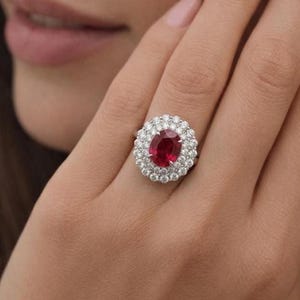 Bague vintage avec rubis et diamants cultivés en laboratoire : argent sterling plaqué or 14 carats