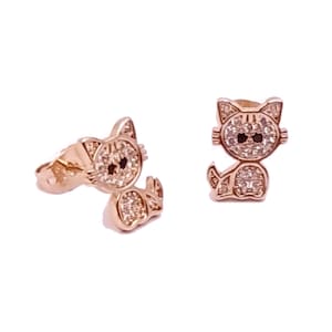 Banhado a ouro 18k, brincos Kitty Cat, leves, confortáveis, elegantes, Bonnie London