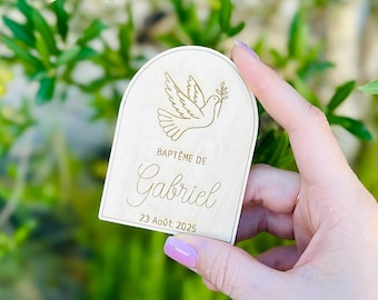 Personalized wooden magnets – Christening party favors – Choice of designs