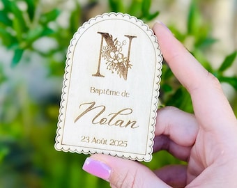 Personalized wooden magnets – Christening party favors – Choice of designs