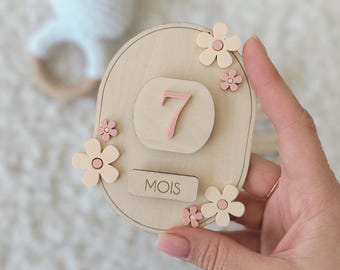 Personalized baby milestone card in wood and plexiglass. Baby growth chart | Birth keepsake | Baby shower gift | Baby gift |