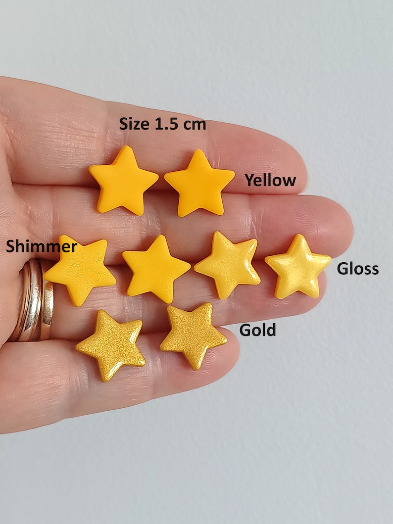 4 pairs of handheld star shaped stud earrings