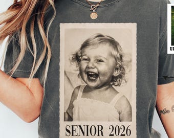 Koszulka Comfort Colors Senior 2026, Koszulka rodzinna z okazji ukończenia szkoły, Koszulka z niestandardowym zdjęciem absolwenta, Koszulka ze zdjęciem absolwenta, Koszulka z napisem "Mama licealisty"