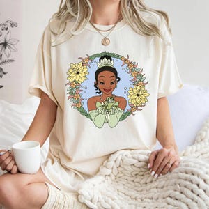 Prinzessin Tiana und Frosch Shirt, Disney schwarze Prinzessin T-Shirt, Tiana Blumen Sweatshirt, Magic Kingdom T-Shirt, Disneyland Tiana Shirt