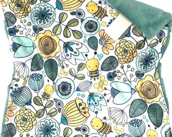 Couverture Lovey bourdon mignon | Couverture de sécurité Minky Floral Bee |  Cadeau de naissance pour fille | Lovey fait main pour bébé | Pépinière des bois