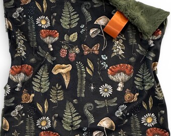 Couverture Minky Lovey champignons mystiques : décoration boisée pour chambre de bébé