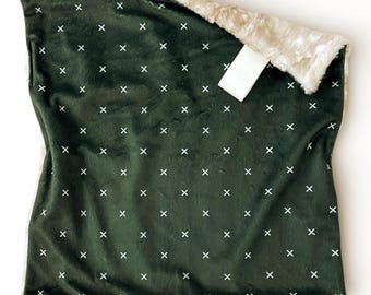 Lovey en X vert olive, couverture pour bébé ocre, cadeau bébé garçon