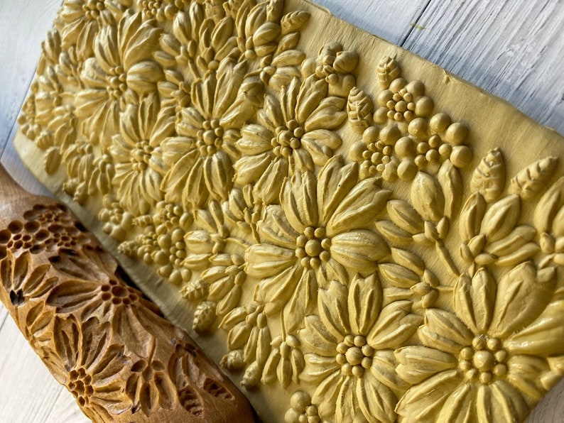 Embossed rolling pin Engraved rolling pin wooden rolling pin Flower pattern for clay and cookie image 7