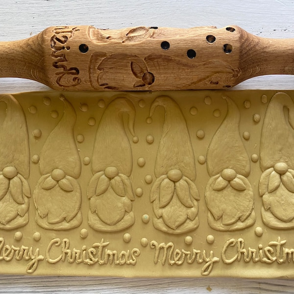 Christmas rolling pin - embossed rolling pin - best rolling pin - Christmas Gnomes