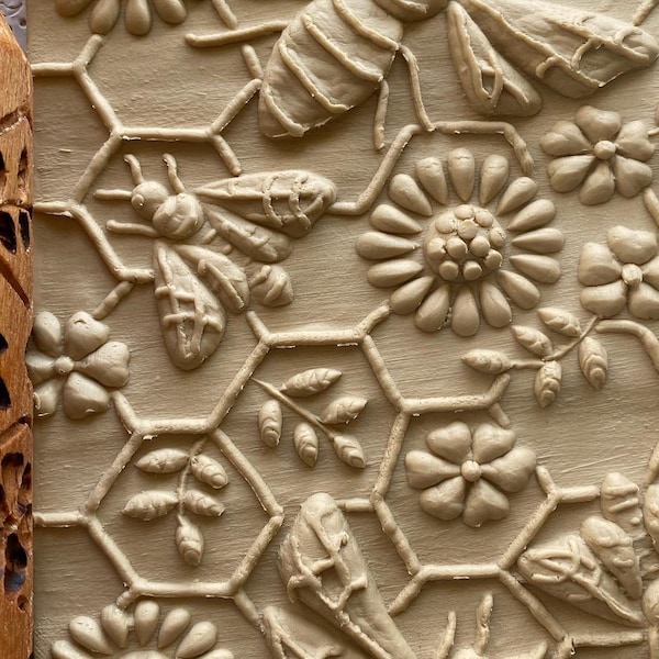 Bee's embossed rolling pin, honeycomb handmade rolling pin, for clay and cookie.