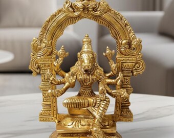 Messing Varahi Amman Idol mit Rahmen | 6-Zoll-Devi-Statue | Kraftvolle Hindu Göttin Varahi Murti | Zuhause Tempel & spirituelle Dekor