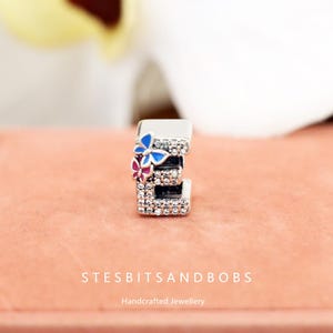 Pulsera DIY con cuentas de letras de plata S925 con letra E y mariposa que brilla en la oscuridad compatible con Pandora