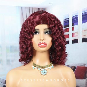 Wine red Curly short wig Women&#39;s Wigs Synthetic Fiber Cosplay Wig