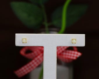 Pendientes de ópalo sintético con forma de botón