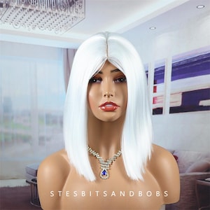 White Short Straight Hair Wigs with Centre-parted fringes Party Cosplay Fashion Nature Wig