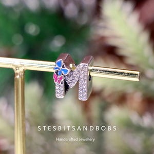 Joyería DIY con cuentas de letras de plata S925 con la letra M y una mariposa que brilla en la oscuridad compatible con Pandora