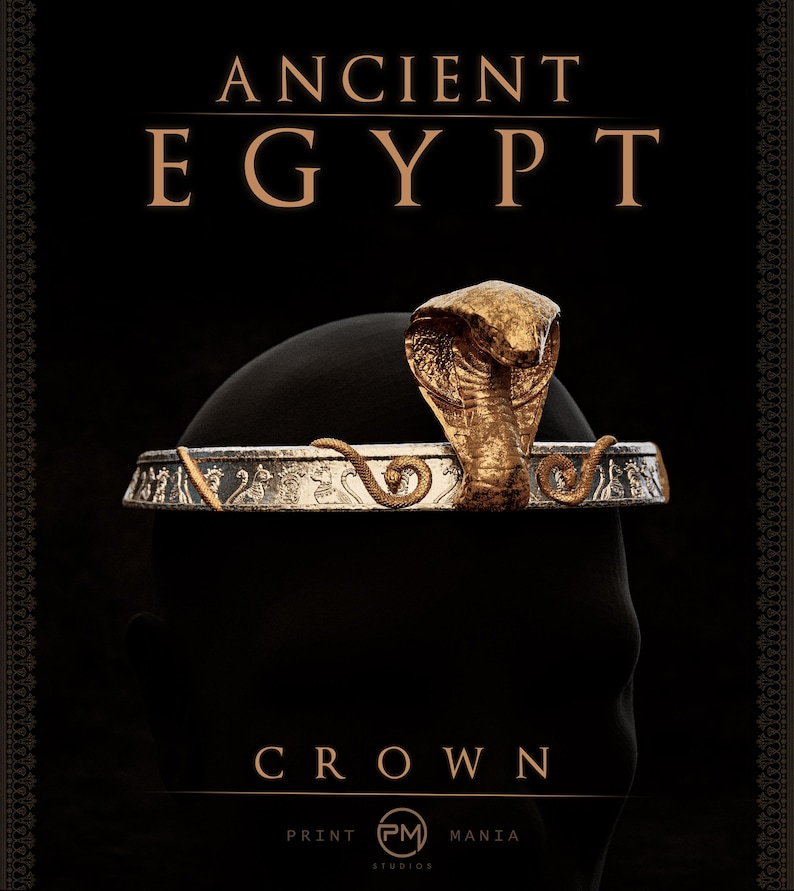 K&ouml;nnte beinhalten: Eine goldfarbene Krone mit Kobra-Design, vor schwarzem Hintergrund. Die Worte "ANCIENT EGYPT" und "CROWN" sind in goldener Schrift dargestellt. Die Krone ist mit aufwendigen Mustern versehen.