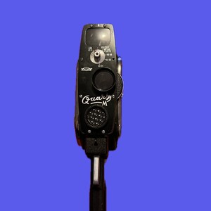 Vintage Quartz M 8mm Camera – radziecka kamera filmowa – idealna dla filmowców eksperymentalnych i kolekcjonerów