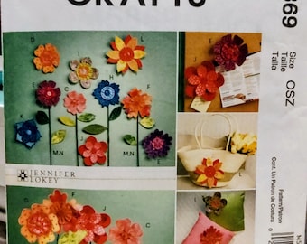 Uncut Sewing Pattern, McCalls Dimensional Flower Accessories, 5869, Crafts, Jennifer Lokey Designer, Fabric, Wall Decor, Pillow, Pincushion