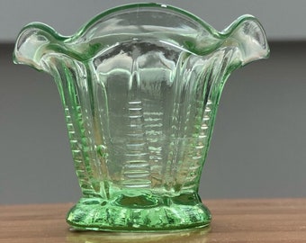1930s Matthew Turnbull Posy Vase Carnival Uranium Green Glass “Windsor” Used Vtg Vgc
