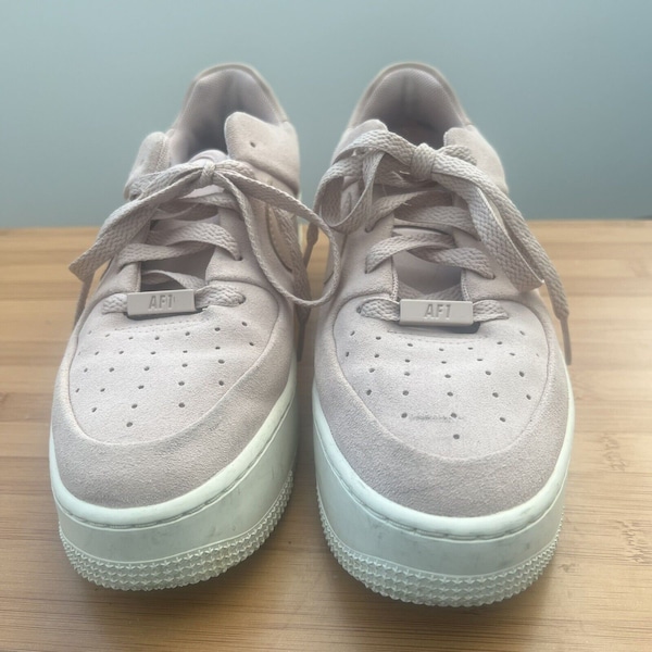beige sage low af1